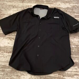Mens Columbia UPF Vented button down. Medium